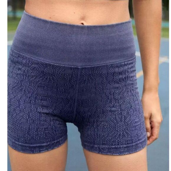 Aerie Offline Textured Floral Biker Shorts size Small - Picture 2 of 6